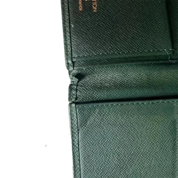 Louis Vuitton Vintage Taiga Leather Bifold Wallet Dark Green - Picture 9 of 13